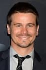 Jason Ritter isMason 'Dipper' Pines (voice)