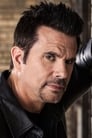 Lorenzo Lamas isCharlie Wolff