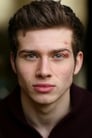 Oliver Stark isGregor