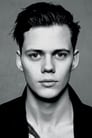 Bill Skarsgård isWillard Russell