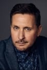 Emilio Estevez isGordon Bombay