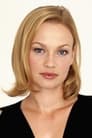 Samantha Mathis isDaisy