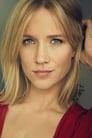 Jessy Schram isTracy