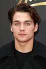 Dylan Sprayberry isLiam Dunbar