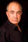 Mario Martín isDon Anselmo