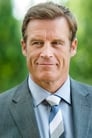 Mark Valley isClark Kent / Superman (voice)