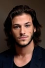 Gaspard Ulliel isHenri de Guise