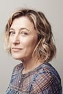 Valeria Bruni Tedeschi isEsther Bachmann