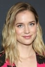 Elizabeth Lail isVanessa