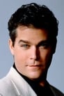 Ray Liotta isDetective Marty Kingston