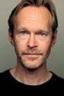 Steven Mackintosh isDr. Sullitzer