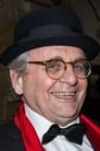 Sylvester McCoy isRadagast the Brown