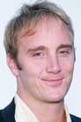 Jay Mohr isLarry Benson